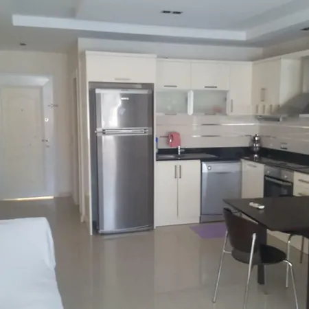 Antalya Golf Garden 2 Bedrooms Ground Floor Pool View ベレキ